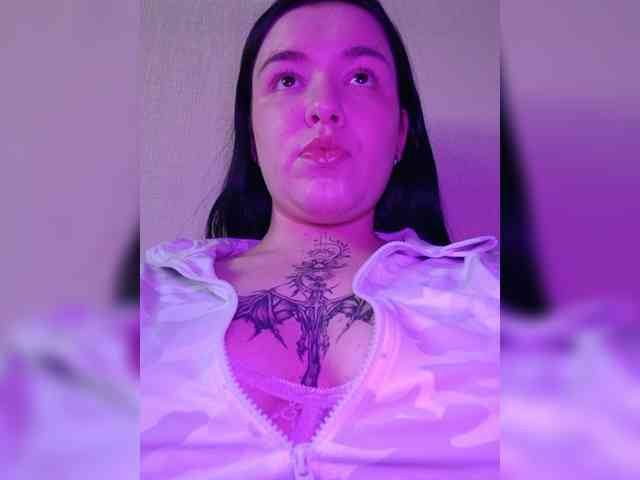 Iraidalass webcam
