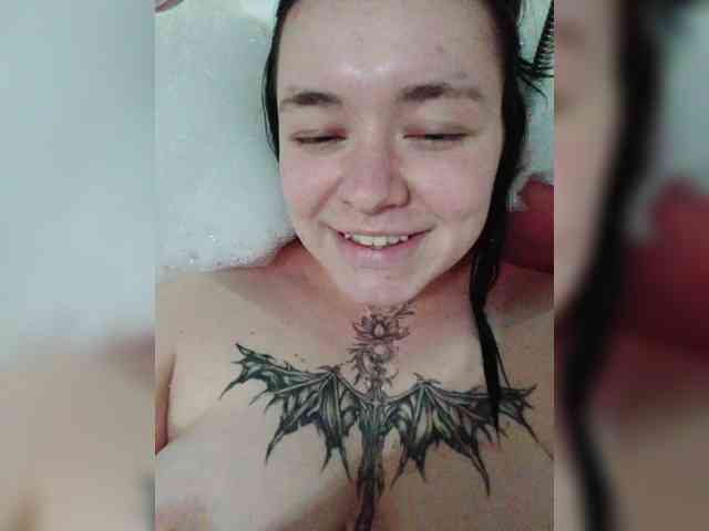 Iraidalass webcam