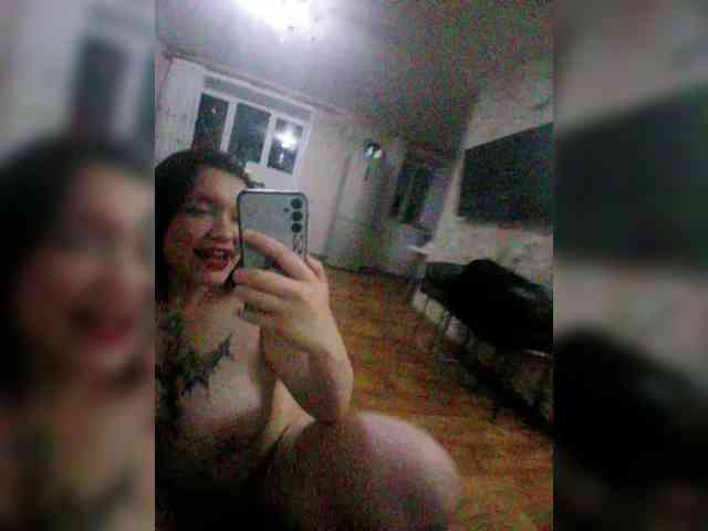 Iraidalass webcam