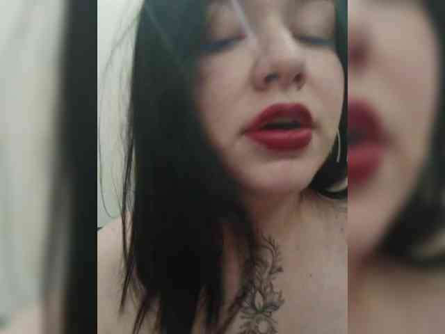 Iraidalass webcam