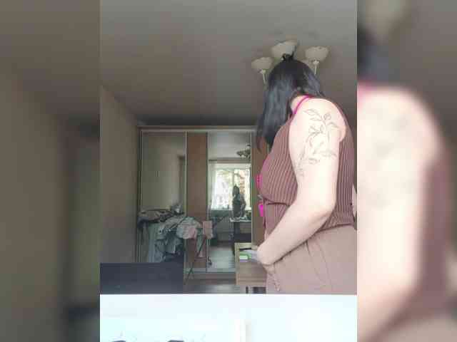 Iraidalass webcam