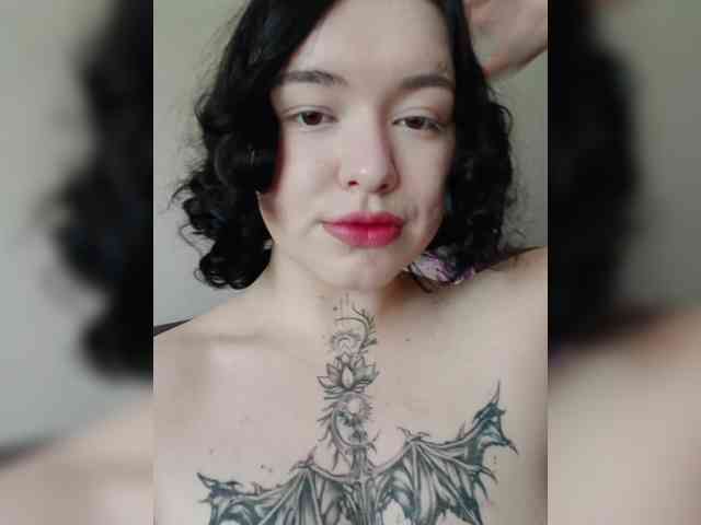 Iraidalass webcam