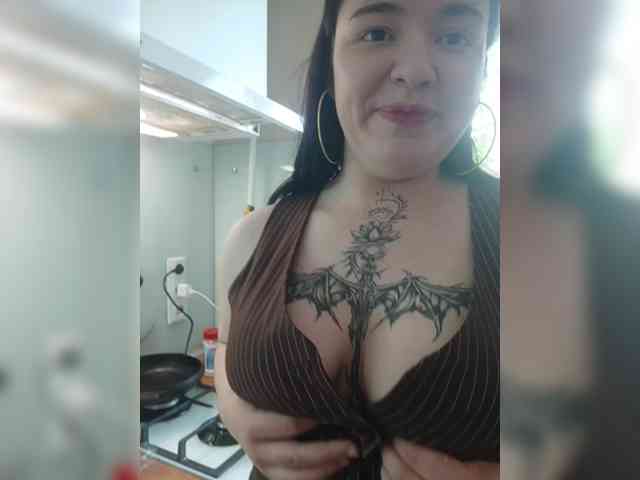 Iraidalass webcam