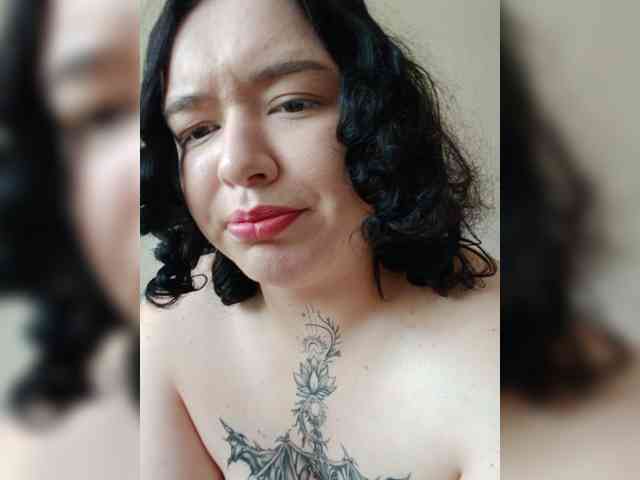 Iraidalass webcam