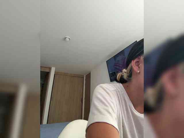 allisson-14 webcam