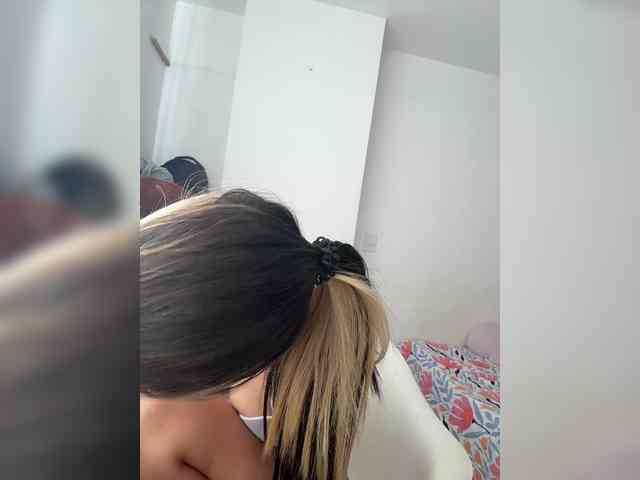 allisson-14 webcam