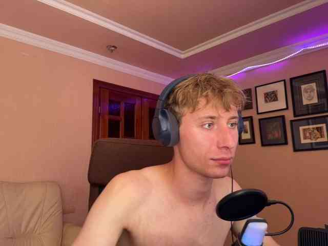 Elian-25 Live Webcam on BongaCams