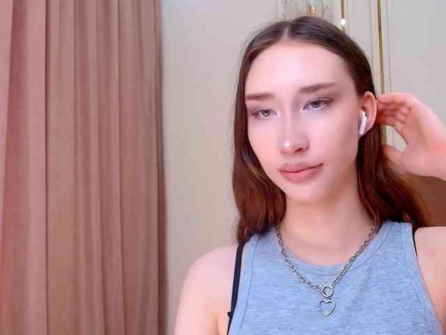モデル: babylalisa
