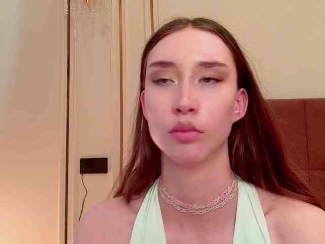 モデル: babylalisa
