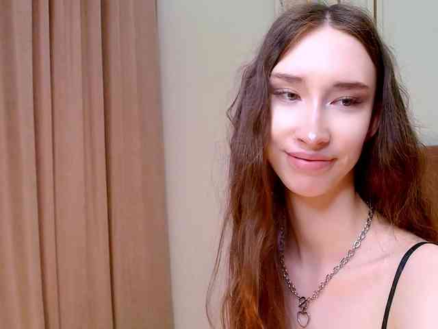 モデル: babylalisa