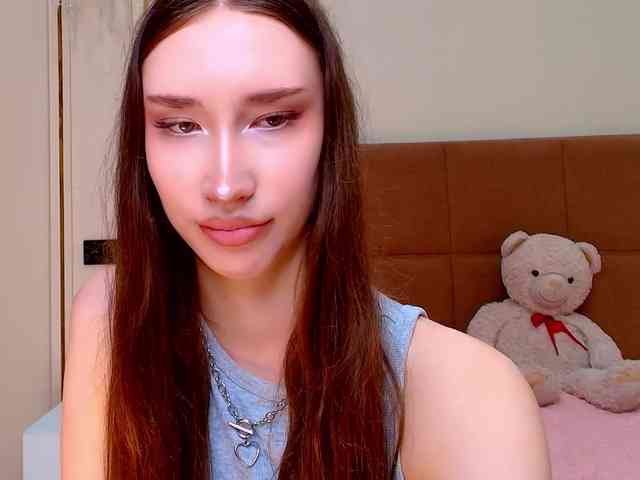 モデル: babylalisa