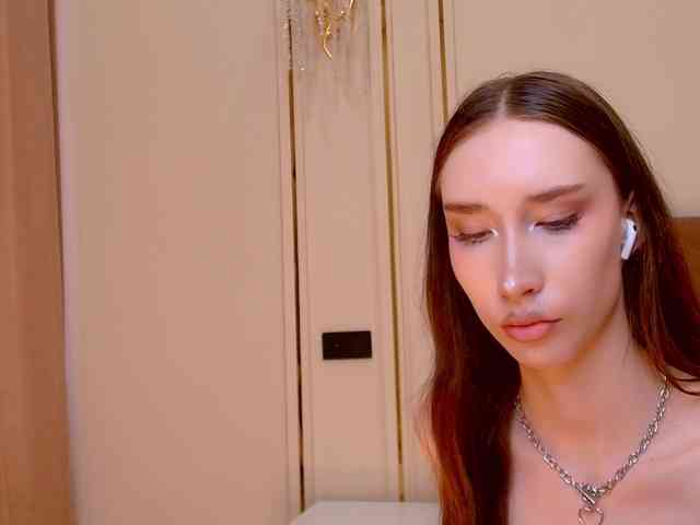 モデル: babylalisa