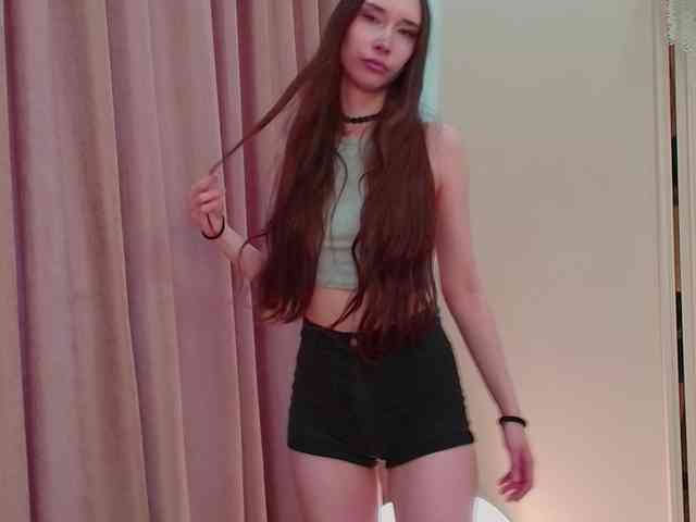 モデル: babylalisa