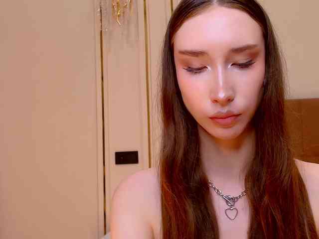 モデル: babylalisa