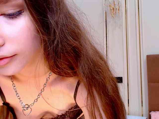 モデル: babylalisa