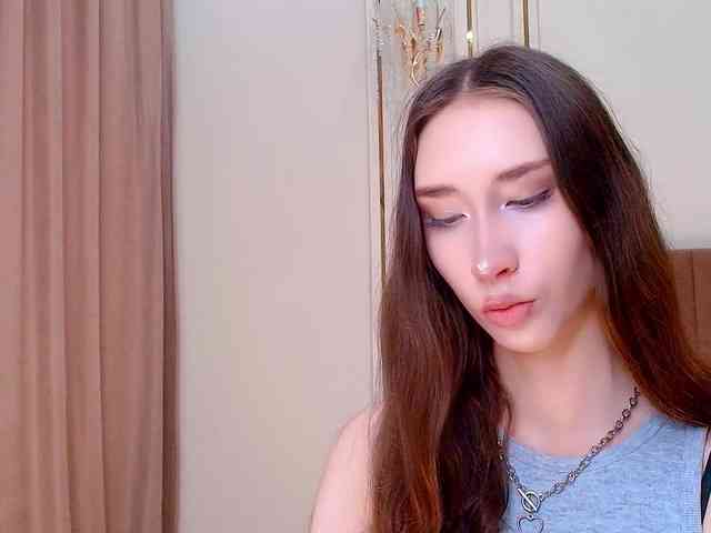 モデル: babylalisa
