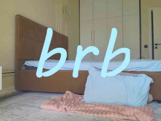 モデル: babylalisa