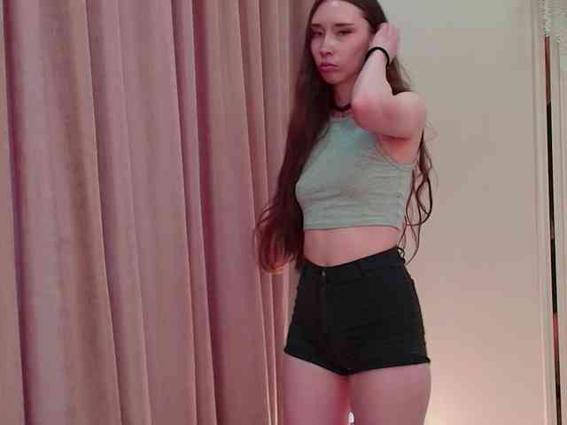 モデル: babylalisa