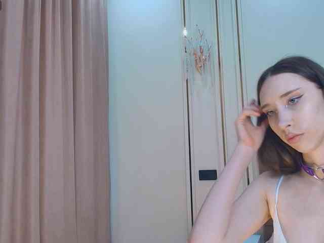 モデル: babylalisa