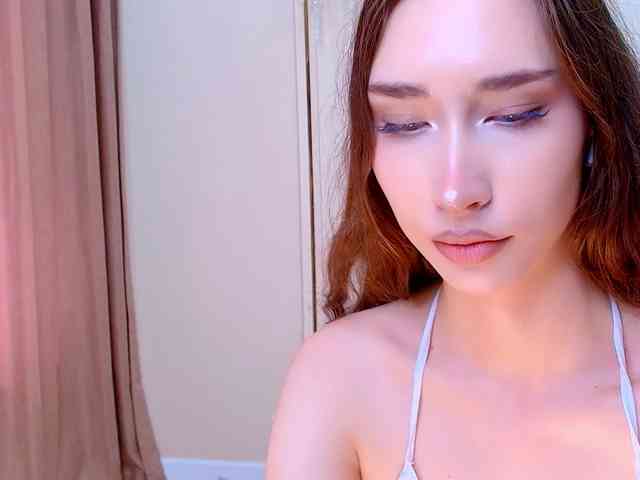 モデル: babylalisa