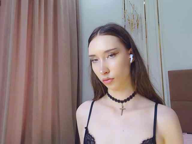 モデル: babylalisa