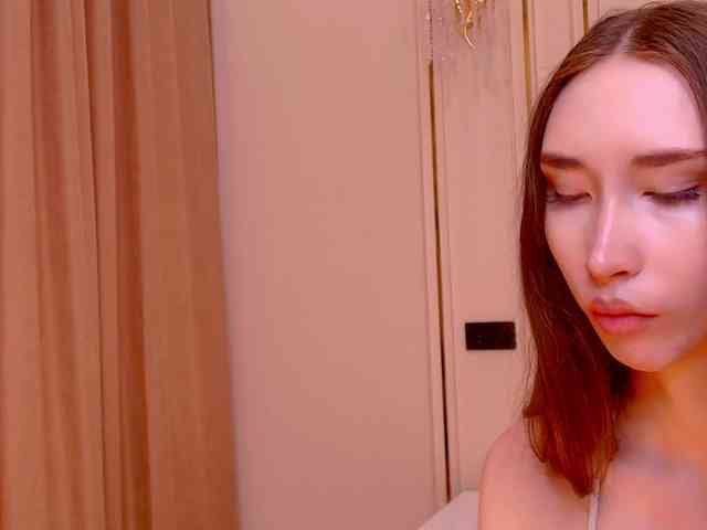 モデル: babylalisa