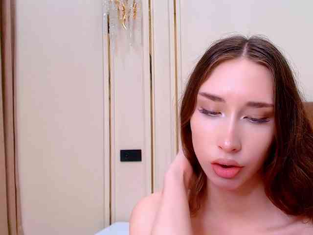 モデル: babylalisa