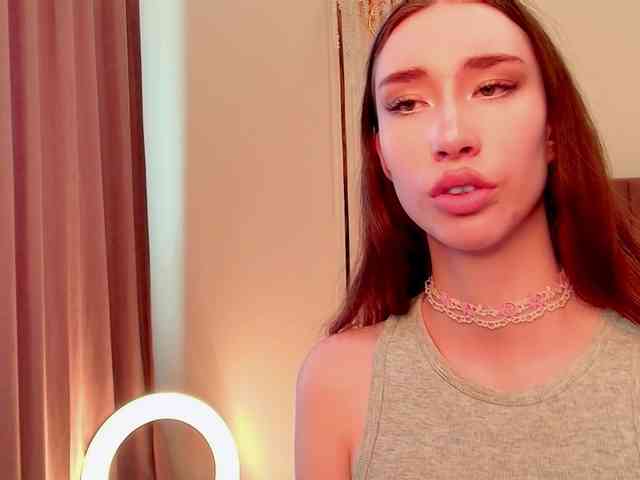 モデル: babylalisa