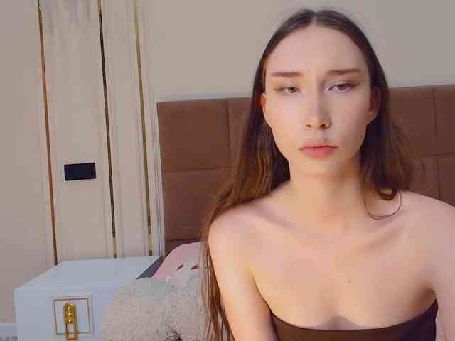モデル: babylalisa