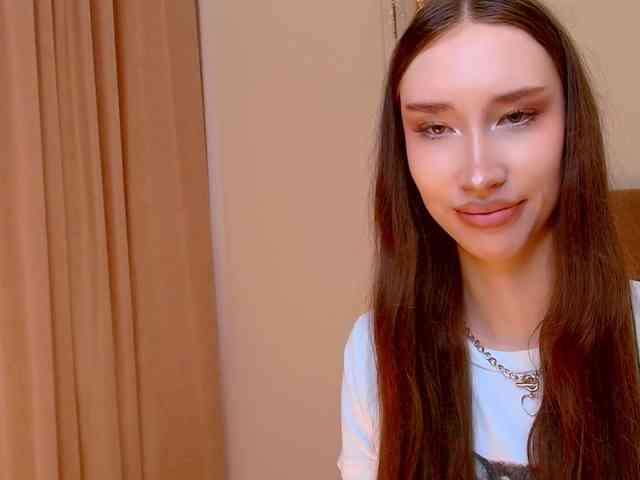 モデル: babylalisa