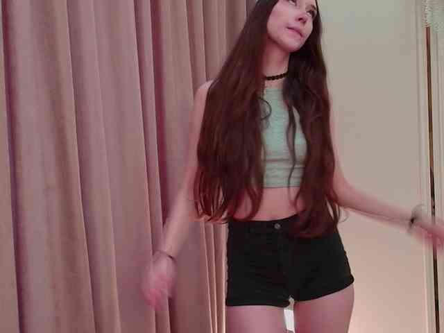 モデル: babylalisa