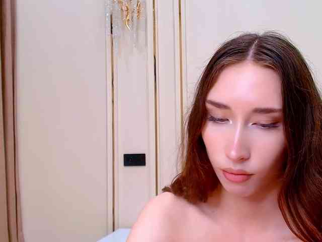 モデル: babylalisa