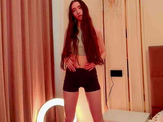 モデル: babylalisa