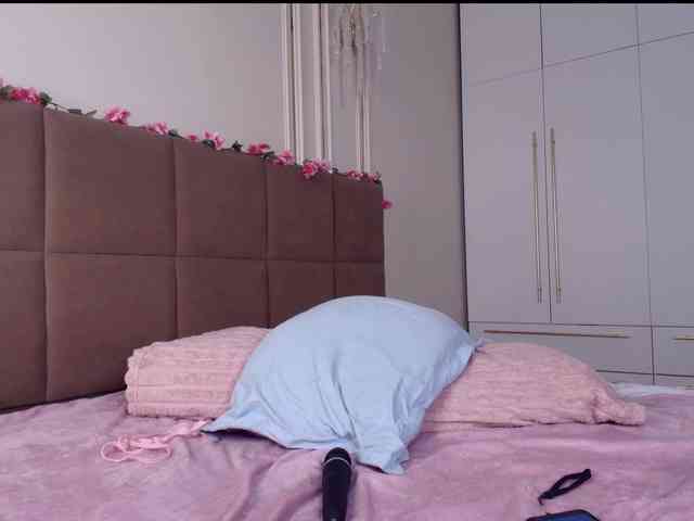 モデル: babylalisa