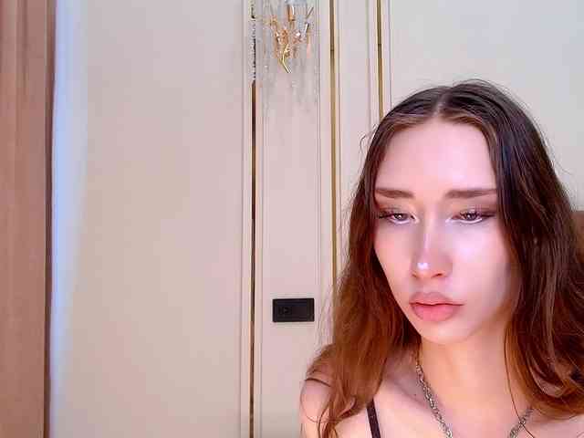 モデル: babylalisa