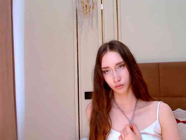 モデル: babylalisa