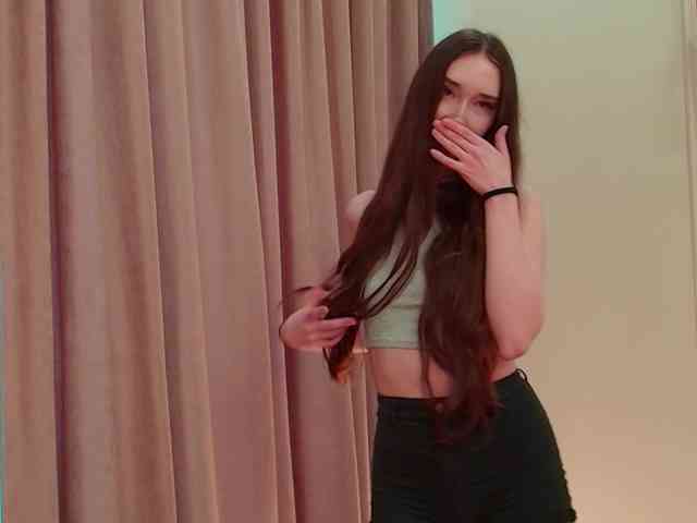 モデル: babylalisa