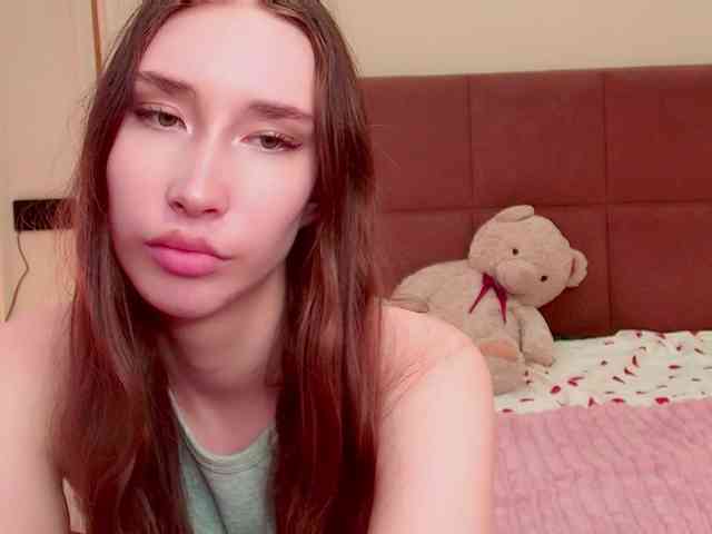 モデル: babylalisa