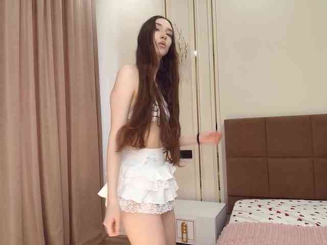 モデル: babylalisa