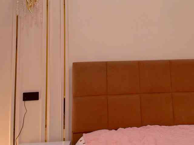 モデル: babylalisa