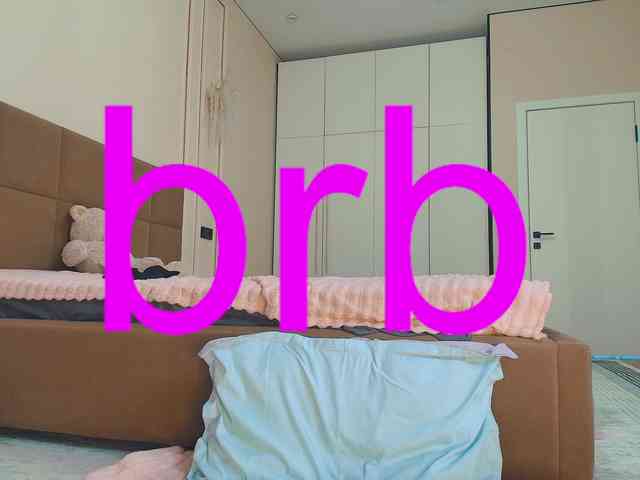 モデル: babylalisa