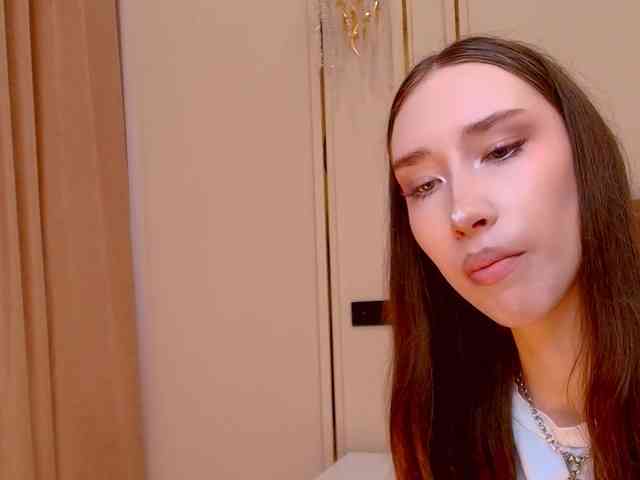 モデル: babylalisa