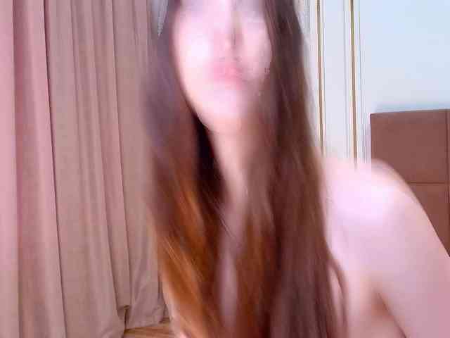 モデル: babylalisa