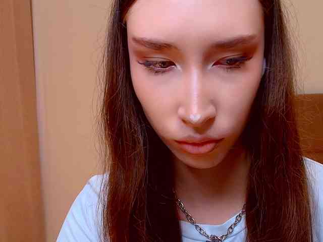 モデル: babylalisa