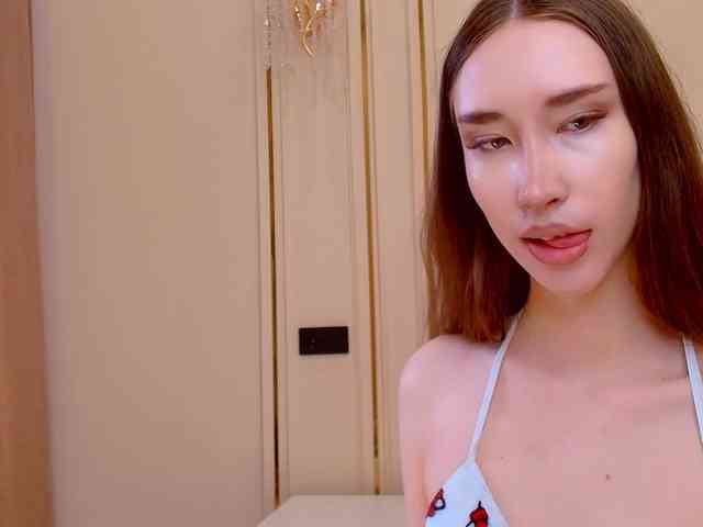 モデル: babylalisa