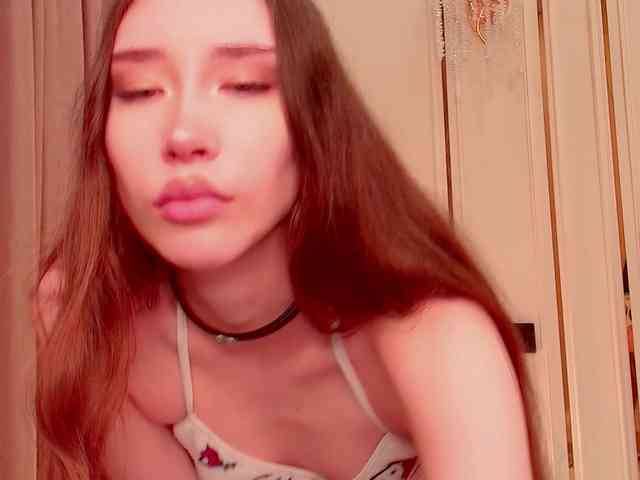 モデル: babylalisa