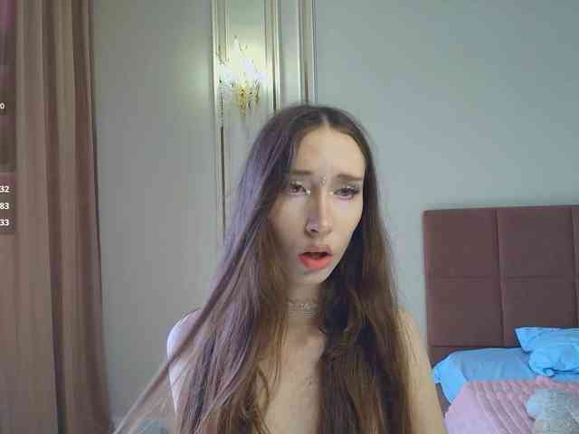 モデル: babylalisa