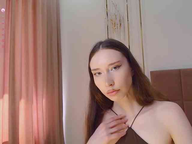 モデル: babylalisa