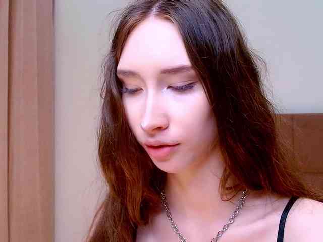 モデル: babylalisa