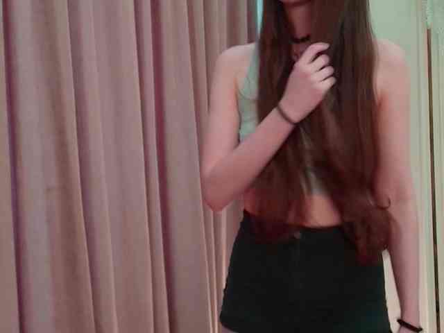 モデル: babylalisa